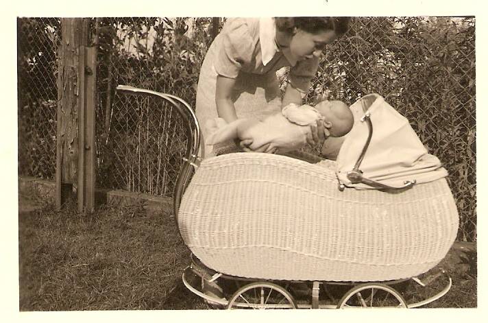 Детская коляска 1940 года